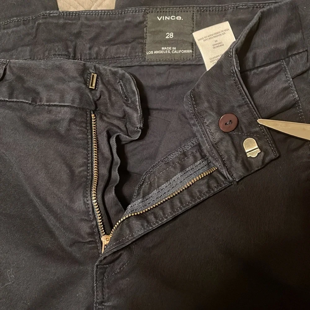 VINCE Chinos pants. Size 28 Waist - Picture 5 of 6